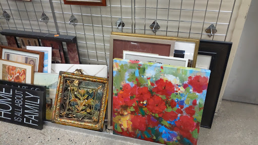 Non-Profit Organization «Goodwill Store & Donation Center», reviews and photos, 10909 W Oklahoma Ave, West Allis, WI 53227, USA