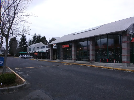 Grocery Store «HT Oaktree Market», reviews and photos, 10008 Aurora Ave N, Seattle, WA 98133, USA