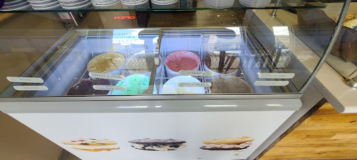 Ice cream shop Paradise