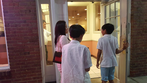 Shopping Mall «Colonial Village Shopping Center», reviews and photos, 1723 Wilson Blvd, Arlington, VA 22209, USA