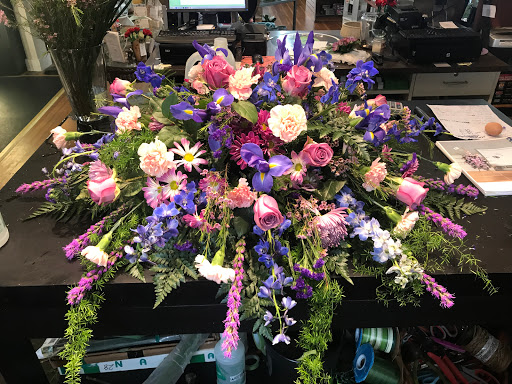 Florist «Petals & Vines», reviews and photos, 410 Main St E, Monmouth, OR 97361, USA