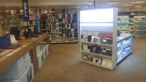 Computer Store «Micro Center», reviews and photos, 80 E Ogden Ave, Westmont, IL 60559, USA