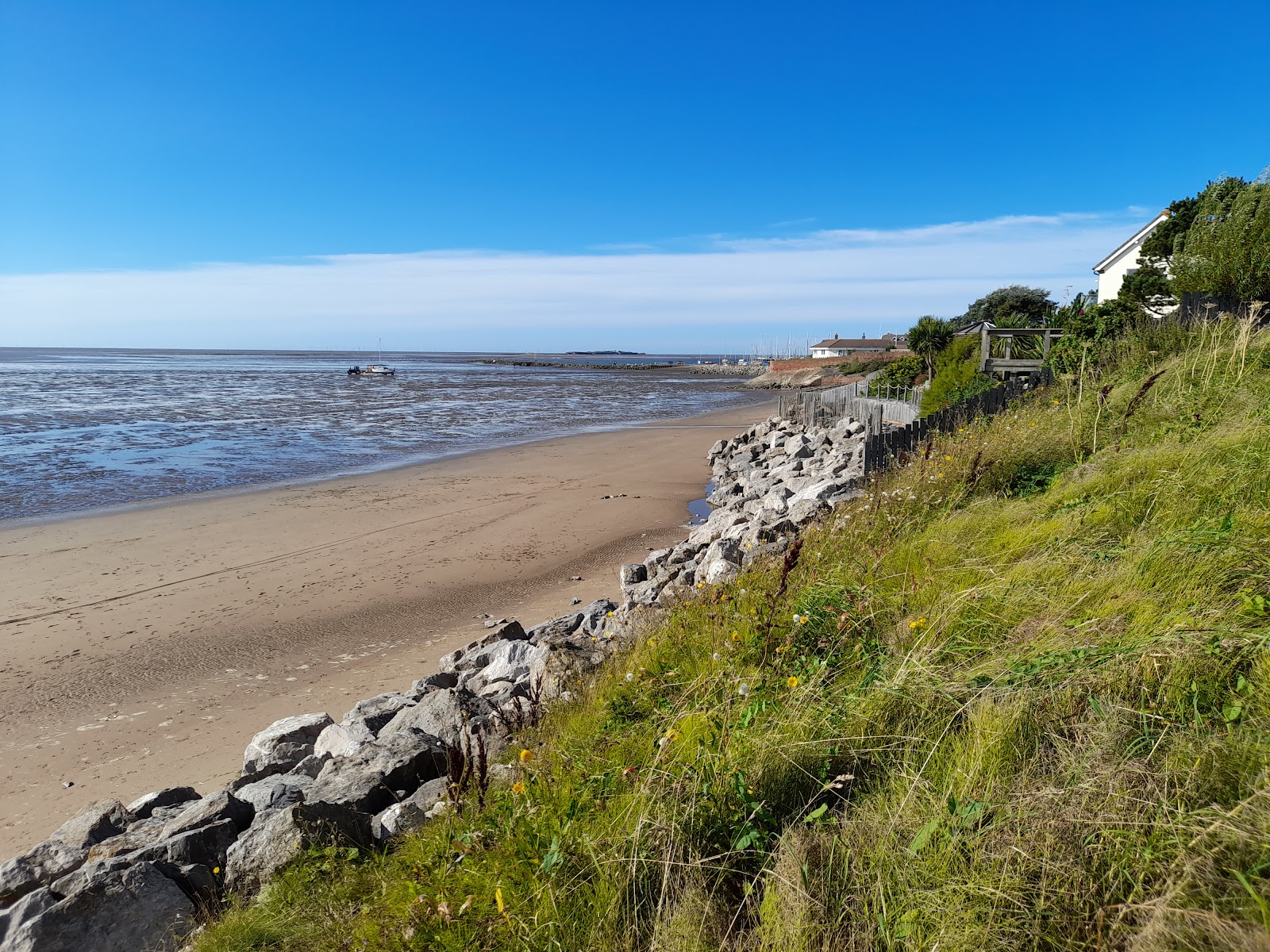 Foto di Caldy Beach con molto pulita livello di pulizia