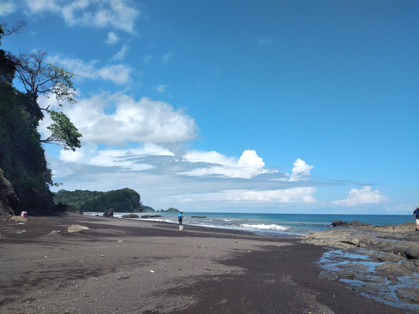 Foto de Playa Agujas localizado em área natural