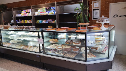 La Moderna Panadería & Deli