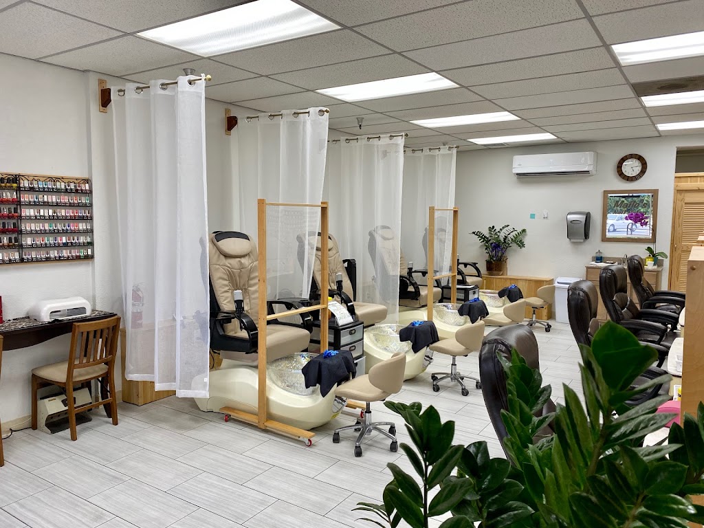 Maile's Nail Salon 96720