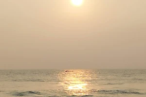 Thiruvanmiyur Beach - Sunrise Point View image