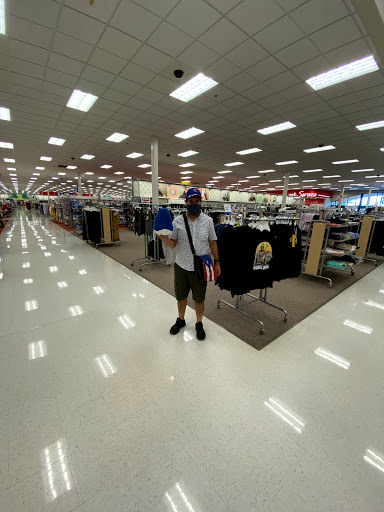 Department Store «Target», reviews and photos, 3885 E Main St, St Charles, IL 60174, USA