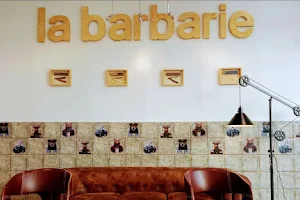 Barbería La Barbarie image