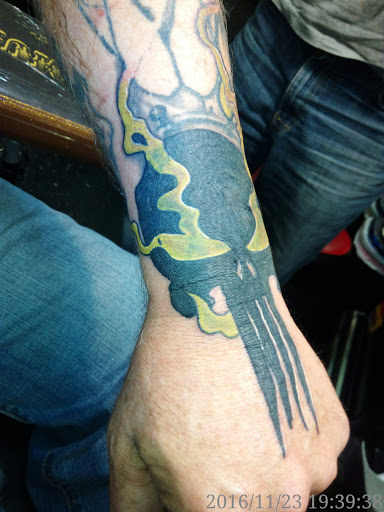 Tattoo Shop «Lucky Strike Tattoo and Body Piercing», reviews and photos, 115 E Broad St Ste 100, Quakertown, PA 18951, USA