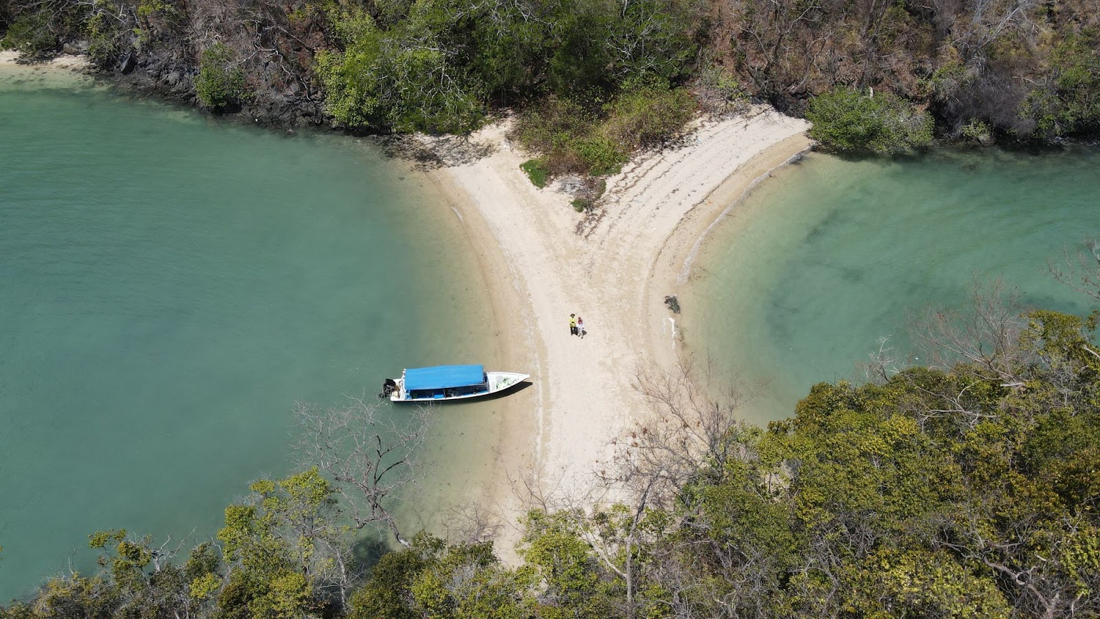 Fotografie cu Talam Dua Muka Beach cu nivelul de curățenie înalt