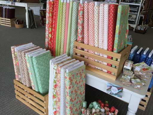 Fabric Store «Prairie Point Quilt & Fabric Shop», reviews and photos, 11950 Shawnee Mission Pkwy, Shawnee, KS 66216, USA