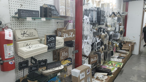 Wholesale Florist «Quality Wholesale Florist Supply», reviews and photos, 7074 NW 50th St, Miami, FL 33166, USA