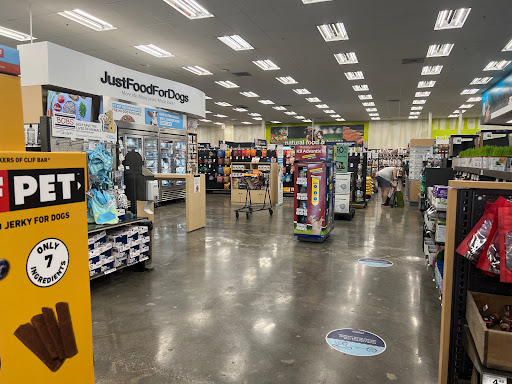 Pet Supply Store «Petco Animal Supplies», reviews and photos, 26501 Bouquet Canyon Rd, Saugus, CA 91350, USA