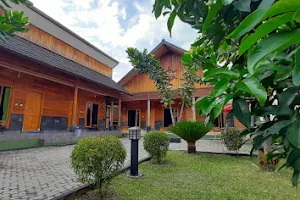 Andrew Homestay Sawarna image