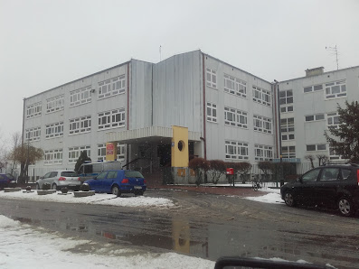 Szkoła podstawowa nr 12 Poniatowskiego 55, 37-450 Stalowa Wola, Polska