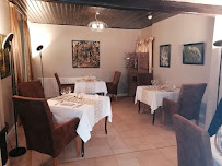 Atmosphère du Restaurant Logis LE RELAIS DE LA VOIE SACREE à Les Trois-Domaines - n°9