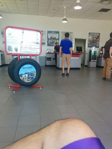 Tire Shop «Discount Tire Store - Bloomingdale, IL», reviews and photos, 86 Stratford Dr, Bloomingdale, IL 60108, USA