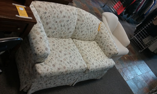 Thrift Store «St. Vincent De Paul Thrift Store», reviews and photos, 13986 Manchester Rd, Ballwin, MO 63011, USA