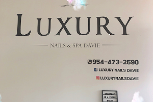 Luxury Nails Spa Davie
