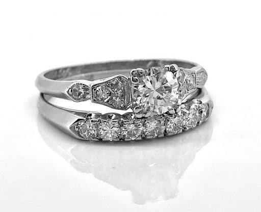 Jewelry Store «Gesner Estate Jewelry», reviews and photos, 1600 W Bay Dr, Largo, FL 33770, USA