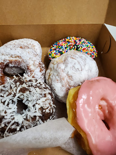 Donut Shop «County Donuts», reviews and photos, 1218 S Roselle Rd, Schaumburg, IL 60193, USA