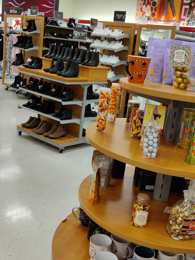 Department Store «T.J. Maxx», reviews and photos, 3445 Princeton Rd, Hamilton, OH 45011, USA