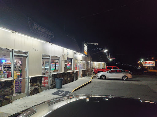 Liquor Store «Parkway Liquor Store», reviews and photos, 288 Parkway, Gatlinburg, TN 37738, USA