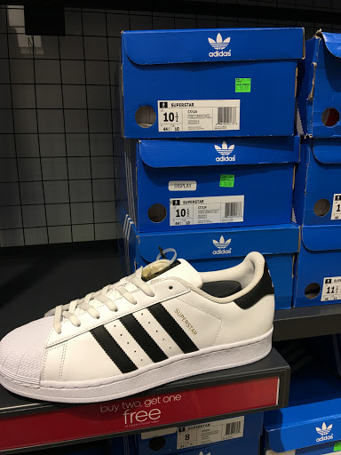 Sporting Goods Store «adidas Outlet Store Woodburn», reviews and photos, 1001 N Arney Rd Ste 400, Woodburn, OR 97071, USA