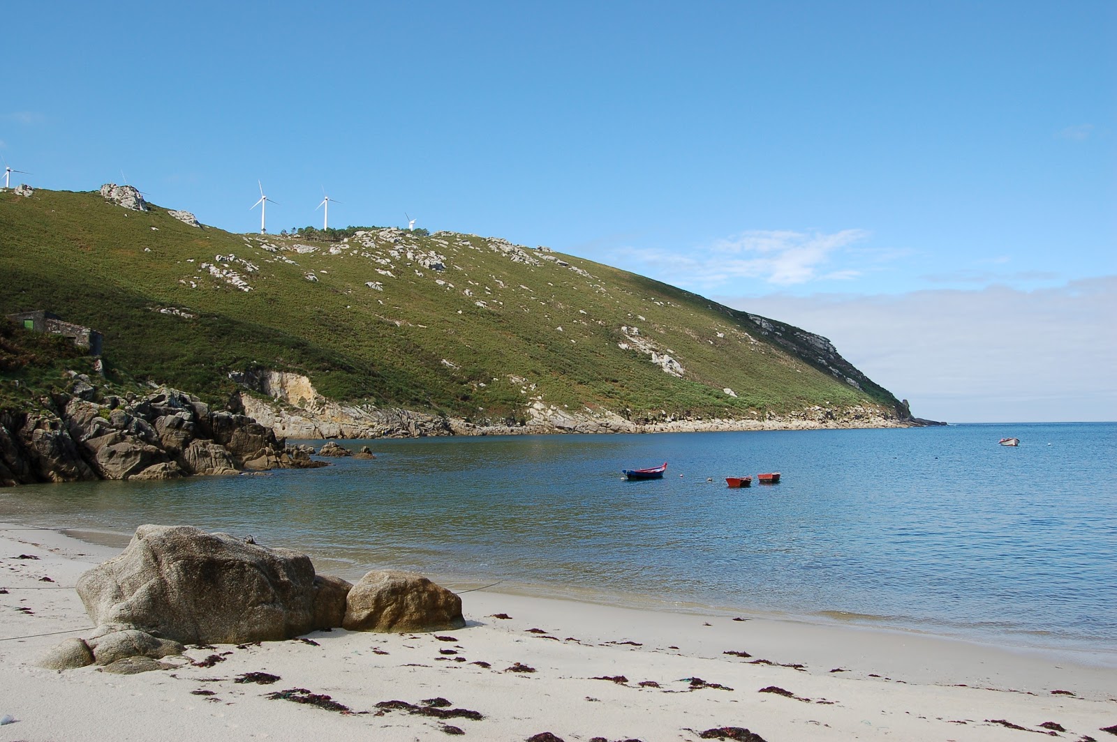 Photo of Praia da Barda with turquoise pure water surface