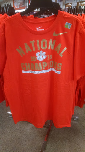 Sportswear Store «Tiger Sports Shop (Downtown)», reviews and photos, 364 College Ave, Clemson, SC 29631, USA