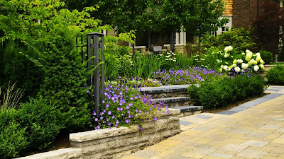B.t.p.r. Beltran Taille Pierre Renov à Arles