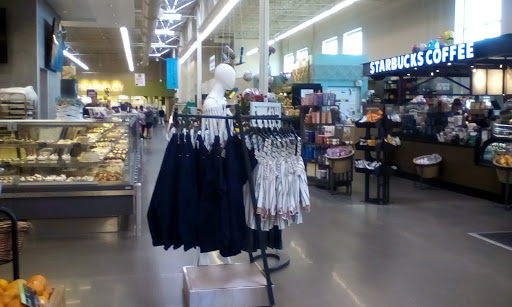 Grocery Store «Hy-Vee», reviews and photos, 1500 Central Park Commons Dr, Eagan, MN 55121, USA