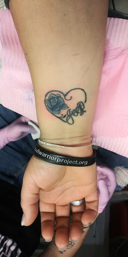 Tattoo Shop «Your Design Or Mine Tattoos», reviews and photos, 1993 Harrodsburg Rd, Lexington, KY 40504, USA