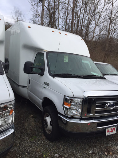 Ford Dealer «Valley Ford Truck», reviews and photos, 5715 Canal Rd, Cleveland, OH 44125, USA