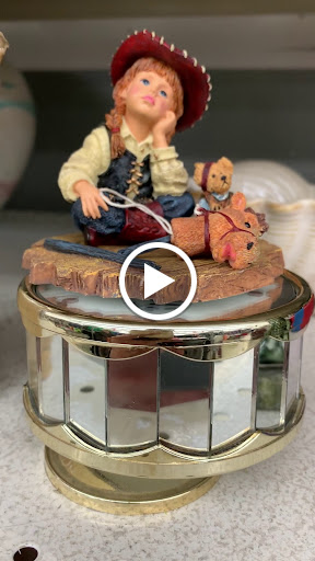 Thrift Store «Village Discount Outlet Store 12», reviews and photos, 4635 N Elston Ave, Chicago, IL 60630, USA