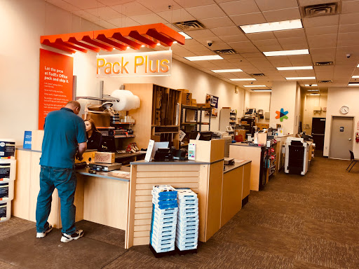 Print Shop «FedEx Office Print & Ship Center», reviews and photos, 599 Northtown Dr NE #300, Blaine, MN 55434, USA