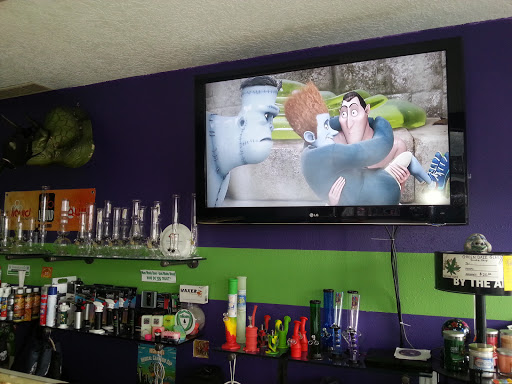 Tobacco Shop «Green Daze Glass & Smoke Shop», reviews and photos, 10323 SE Mill Plain Blvd, Vancouver, WA 98664, USA