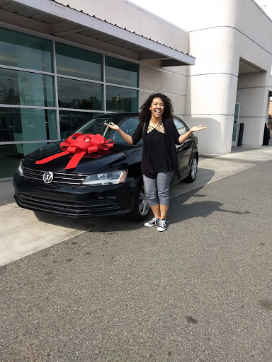 Used Car Dealer «Auto College», reviews and photos, 4909 N Blackstone Ave, Fresno, CA 93726, USA