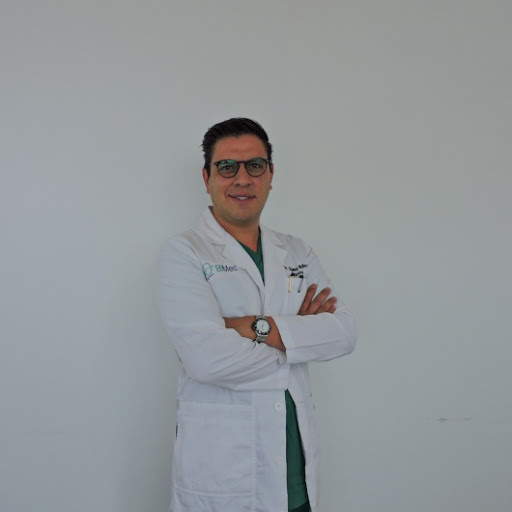 Dr. Benjamín E. Montaño Roca, Urólogo