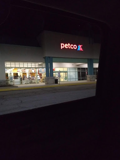 Pet Supply Store «Petco Animal Supplies», reviews and photos, 436 E Rollins Rd, Round Lake Beach, IL 60073, USA