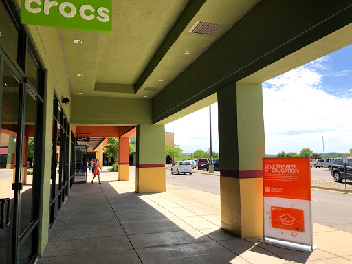 Shopping Mall «Johnson Creek Premium Outlets», reviews and photos, 575 Linmar Ln, Johnson Creek, WI 53038, USA