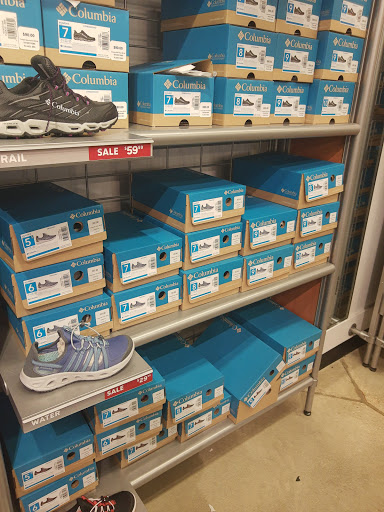 Sportswear Store «Columbia Sportswear Outlet», reviews and photos, 6800 Oxon Hill Rd #600, Oxon Hill, MD 20745, USA