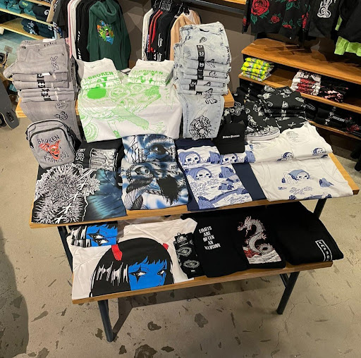 Clothing Store «Zumiez», reviews and photos, 2655 Richmond Ave #2320, Staten Island, NY 10314, USA
