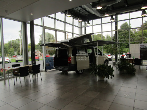 Mercedes Benz Dealer «Mercedes-Benz of Syracuse», reviews and photos, 5433 N Burdick St, Fayetteville, NY 13066, USA