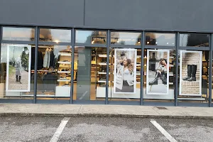 Geox Factory Store image