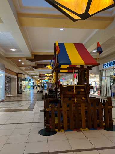 Shopping Mall «Brookfield Square», reviews and photos, 95 N Moorland Rd, Brookfield, WI 53005, USA