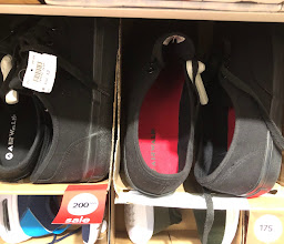 PAYLESS photo
