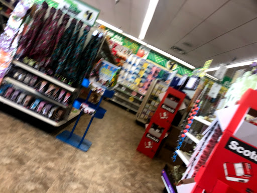 Shopping Mall «Pines Shopping Center», reviews and photos, 650 Elden St, Herndon, VA 20170, USA