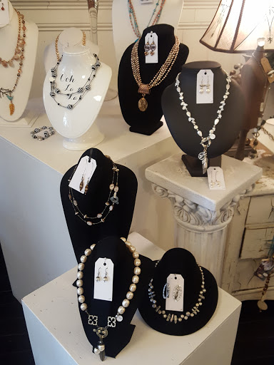 Dessert Shop «Downtown Perk & Desserts Oasis», reviews and photos, 145 W Main St, Ashland, OH 44805, USA